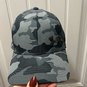 Under armour fitted hat